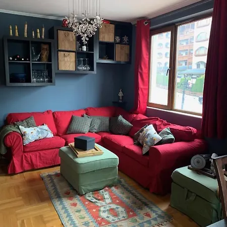 Gondola Flat Number 5 Apartment