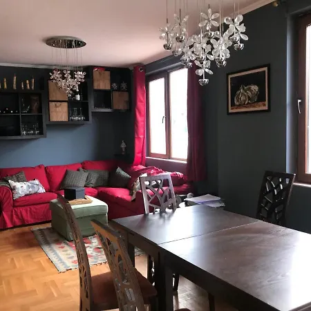 Apartment Gondola Flat Number 5 *