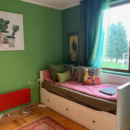 Gondola Flat Number 5