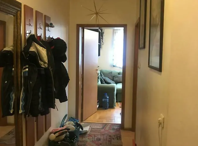 Gondola Flat Number 5 *